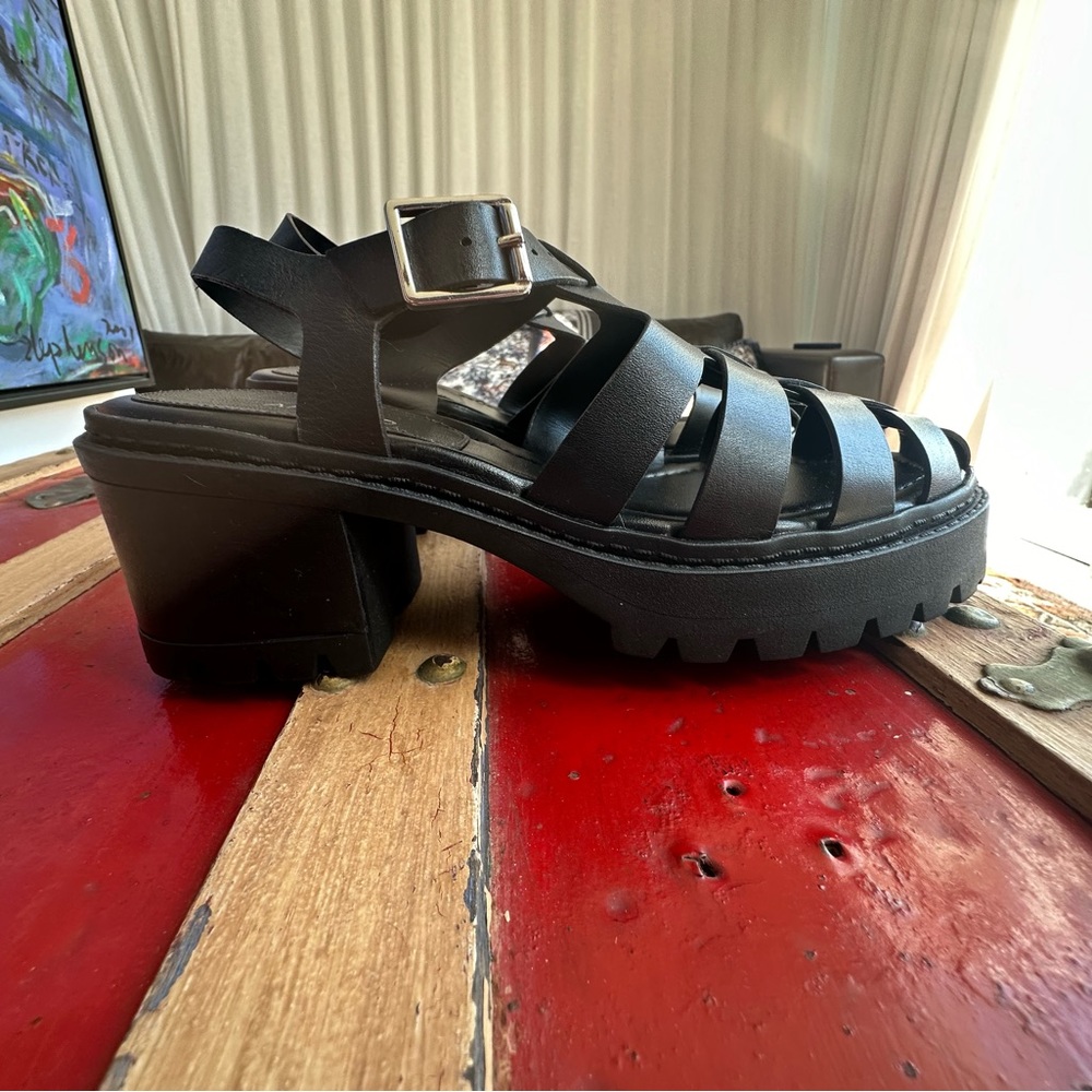 Black sandals NEW size 7AU - Picture 4 of 10